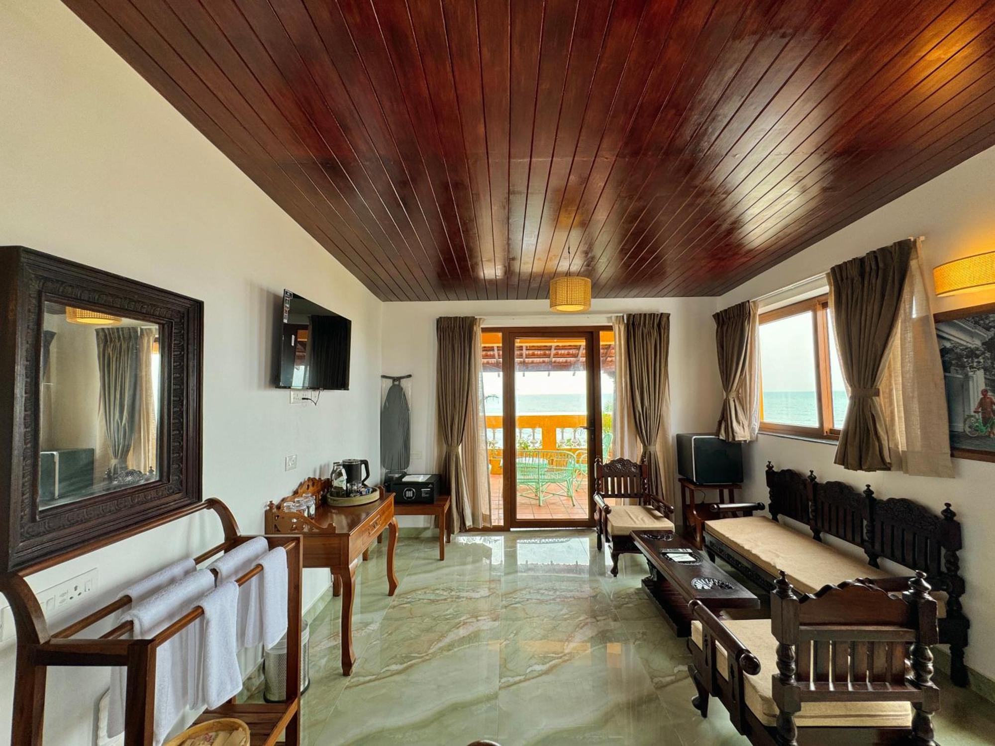 La Plage Seaview Suites ปอนดิเชอรี ภายนอก รูปภาพ