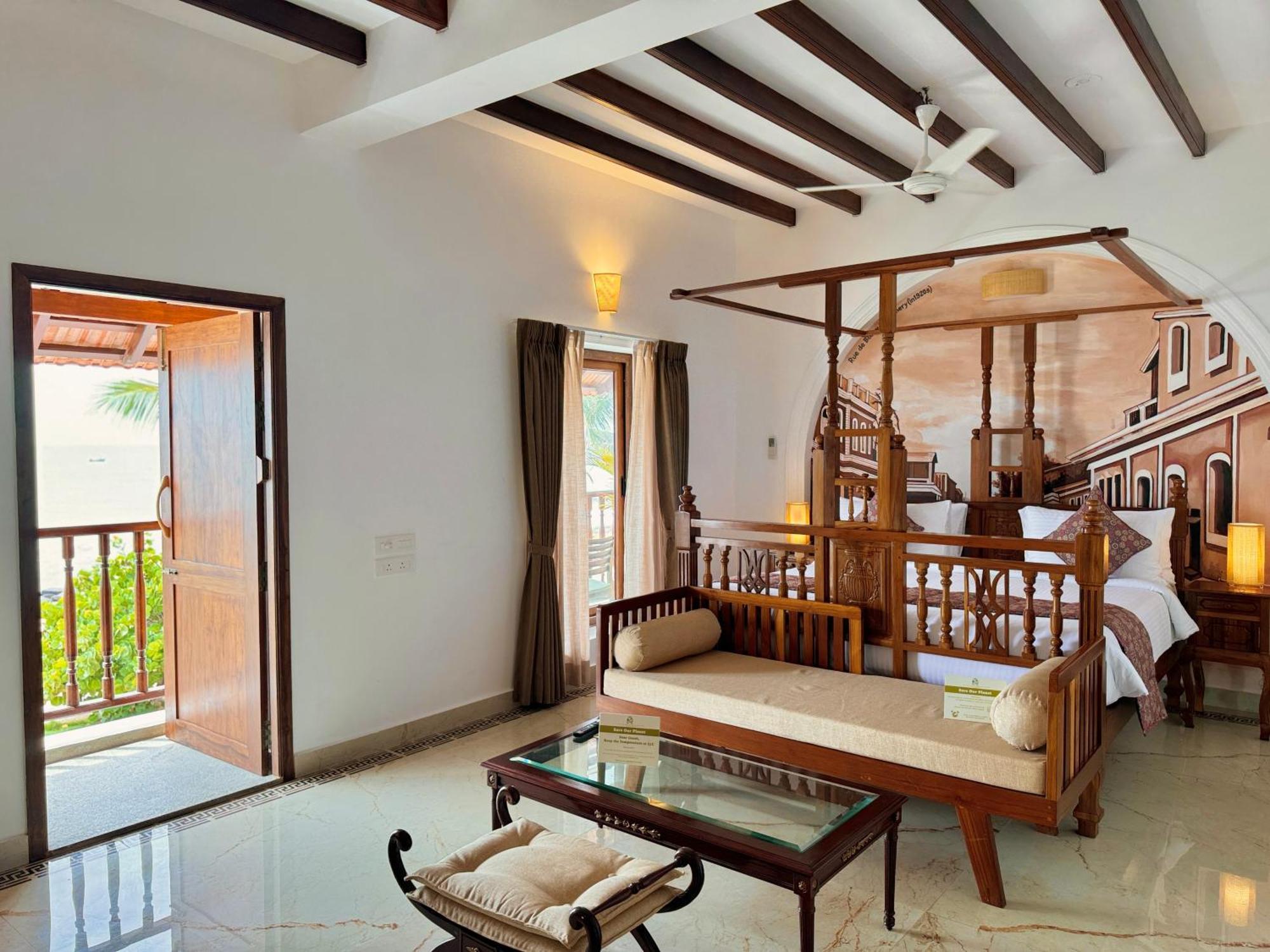 La Plage Seaview Suites ปอนดิเชอรี ภายนอก รูปภาพ