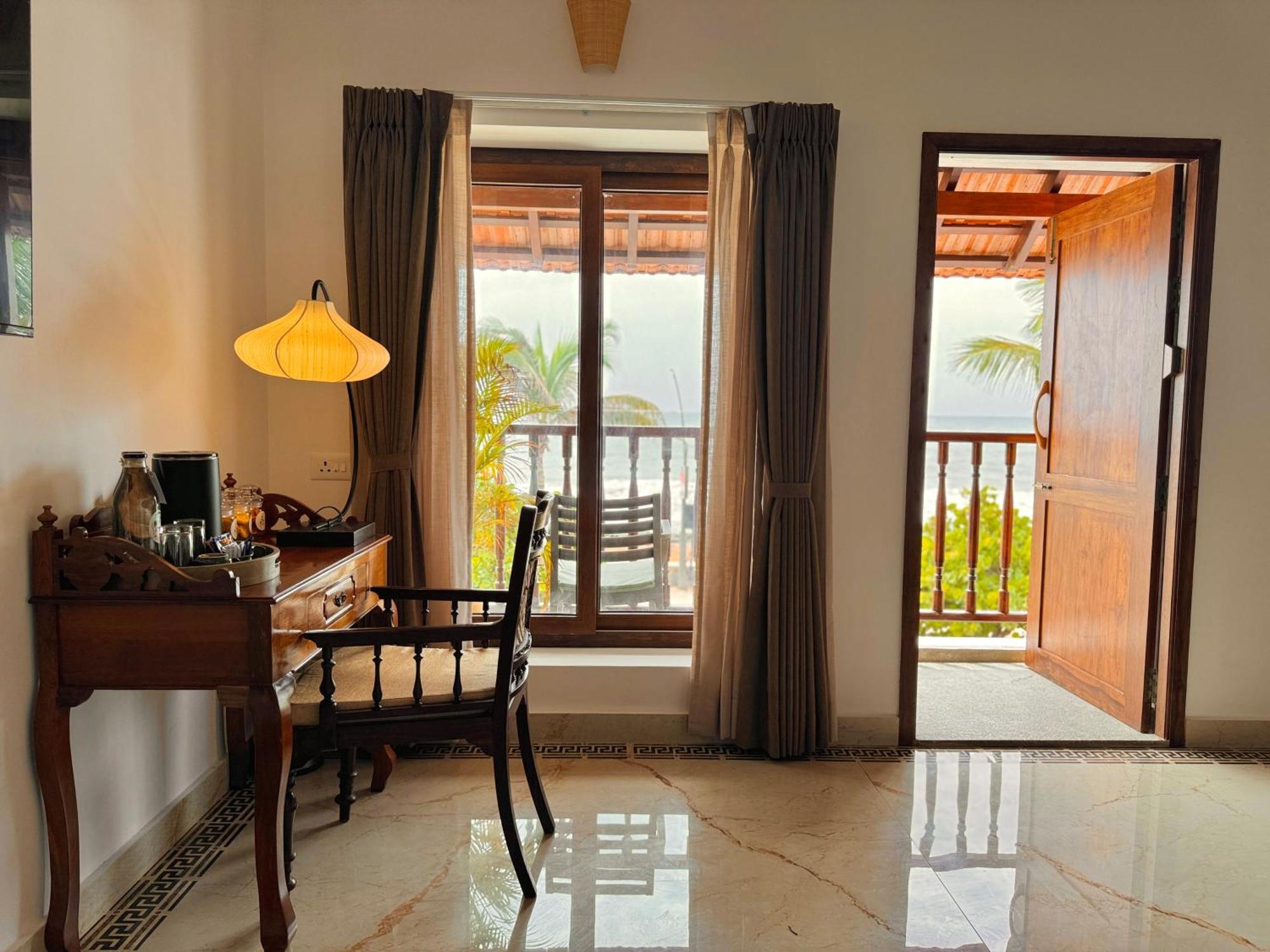 La Plage Seaview Suites ปอนดิเชอรี ภายนอก รูปภาพ