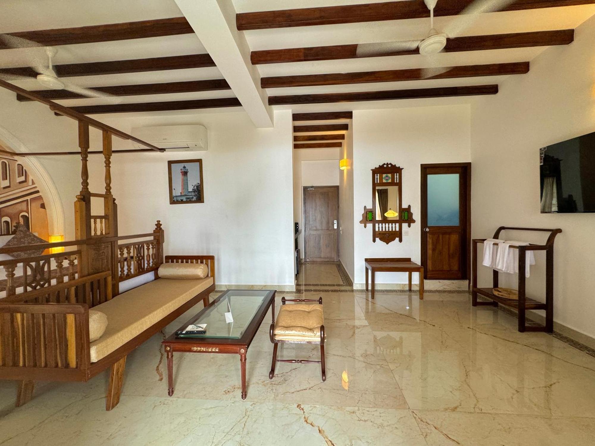 La Plage Seaview Suites ปอนดิเชอรี ภายนอก รูปภาพ