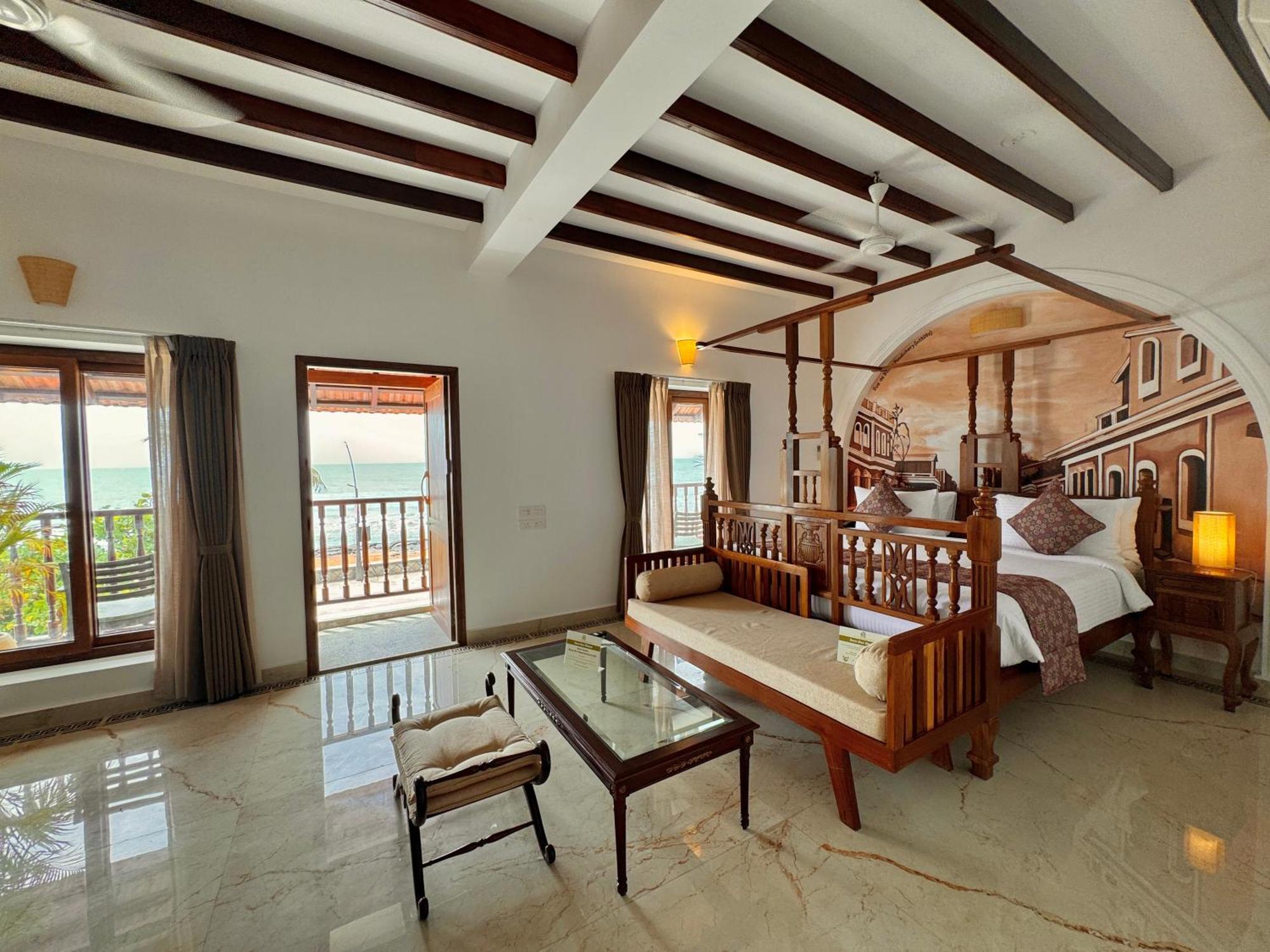 La Plage Seaview Suites ปอนดิเชอรี ภายนอก รูปภาพ