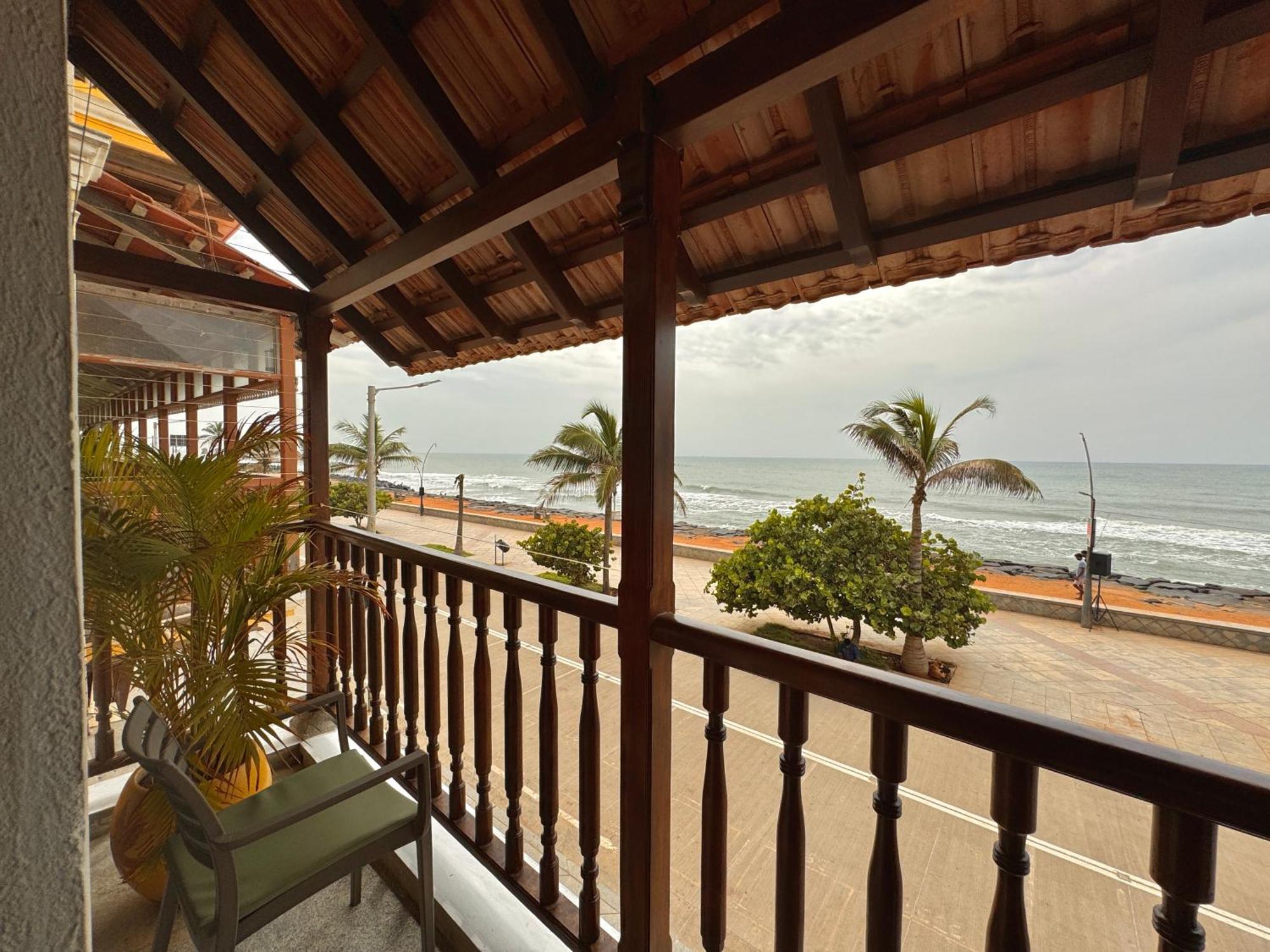 La Plage Seaview Suites ปอนดิเชอรี ภายนอก รูปภาพ