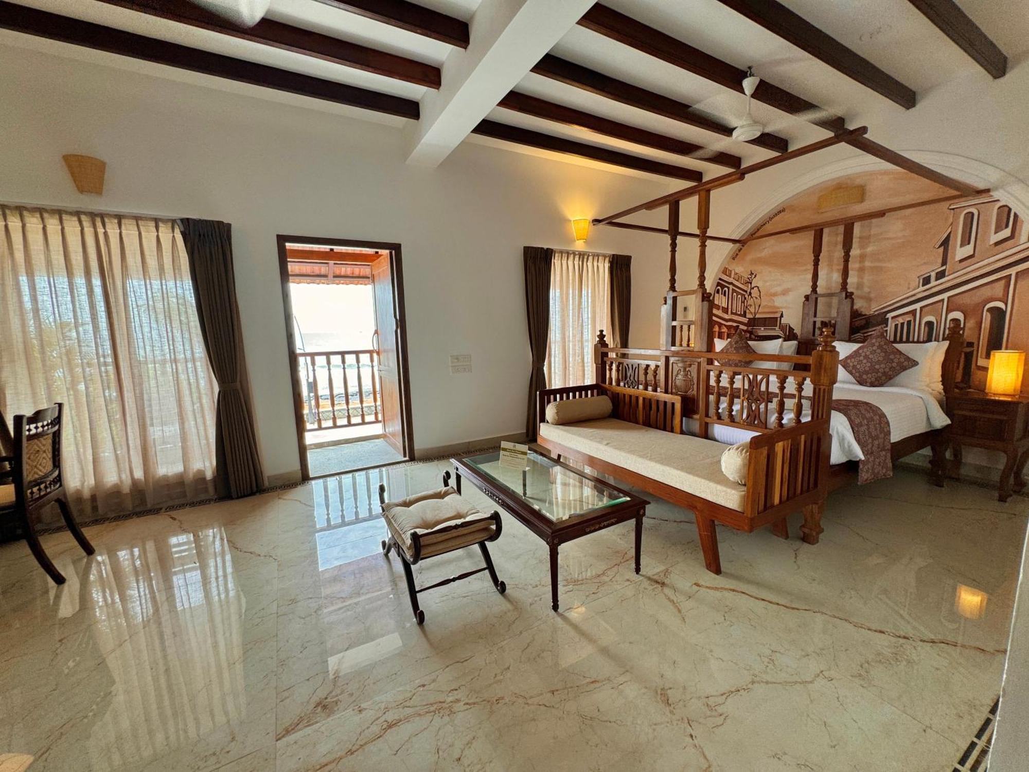 La Plage Seaview Suites ปอนดิเชอรี ภายนอก รูปภาพ