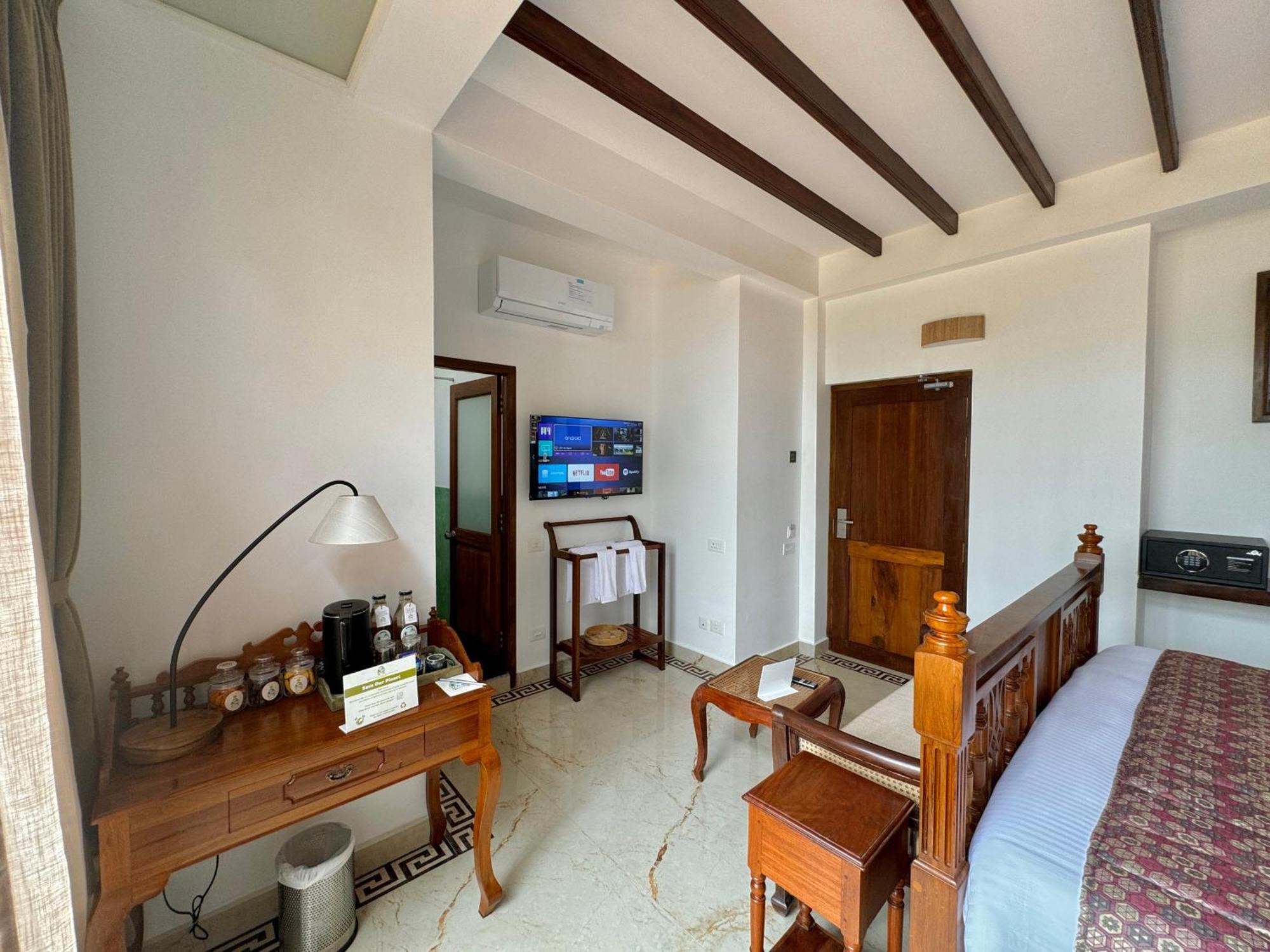La Plage Seaview Suites ปอนดิเชอรี ภายนอก รูปภาพ