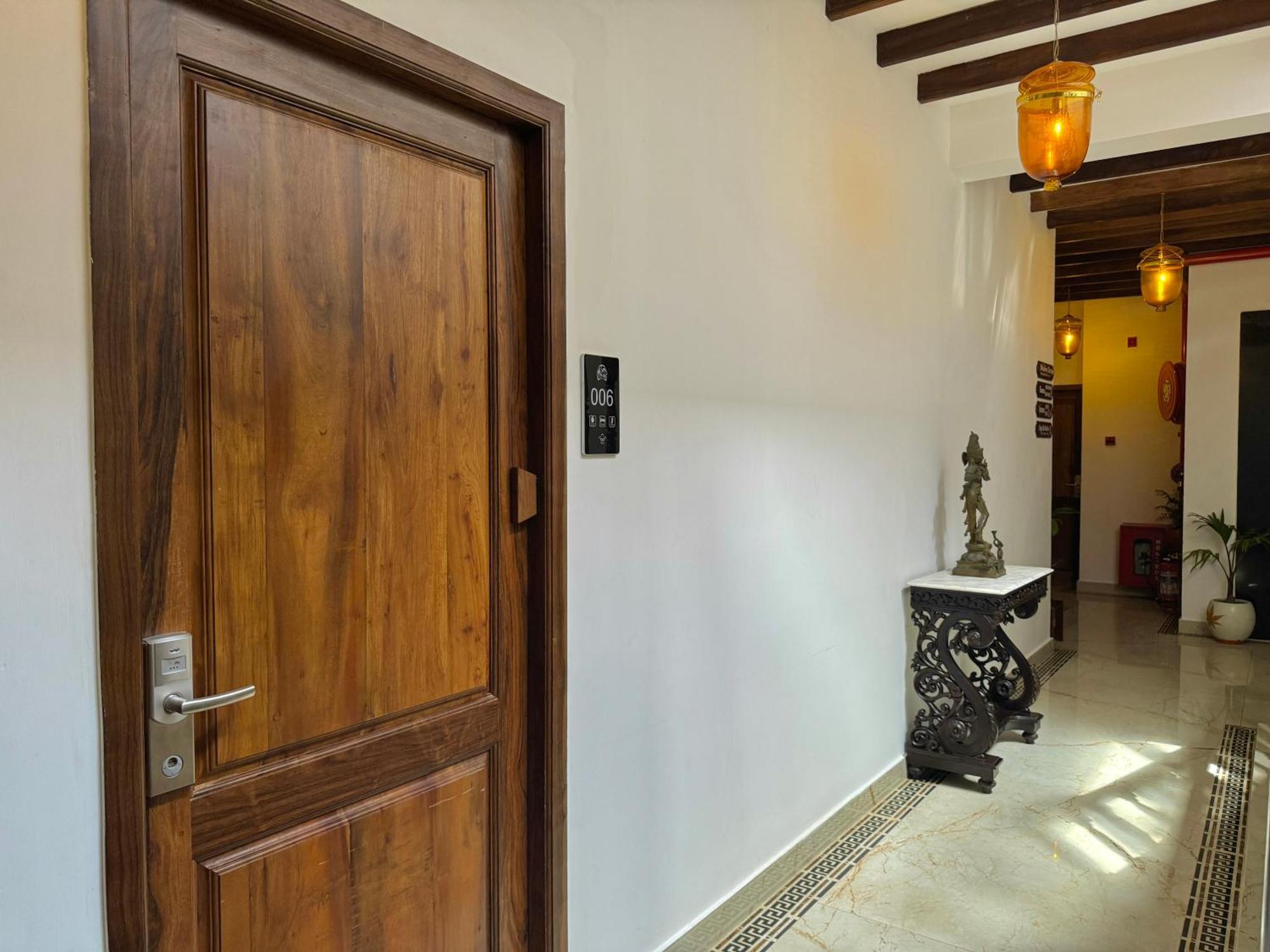 La Plage Seaview Suites ปอนดิเชอรี ภายนอก รูปภาพ